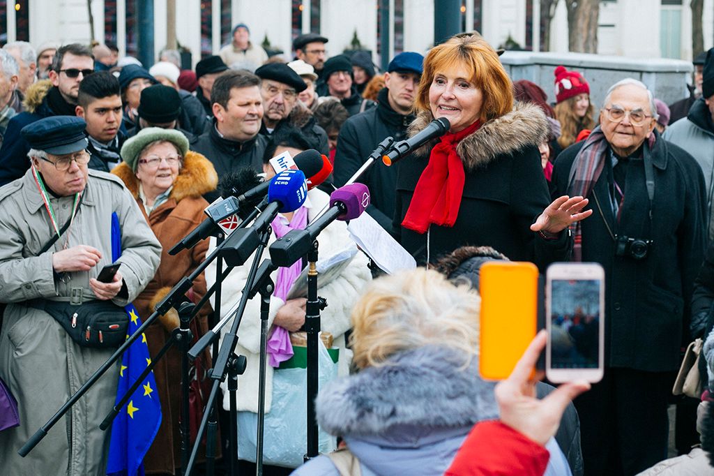 Együtt tüntetett az MSZP és a DK Czeglédy Csabáért a Szabadság téren Fotó :Horváth Péter Gyula