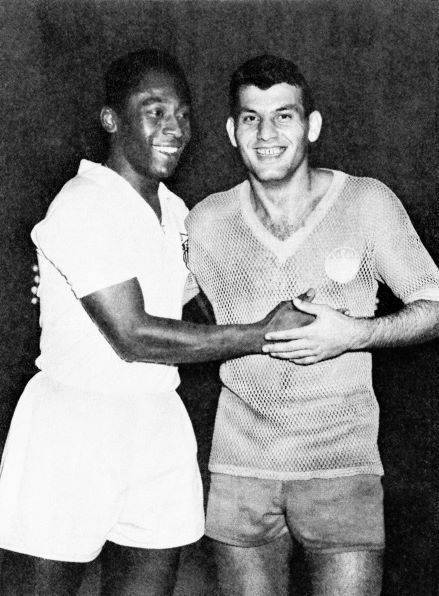 Két korszakos egyéniség, két világklasszis: Pelé és Farkas János. A magyar csatárnak idehaza
