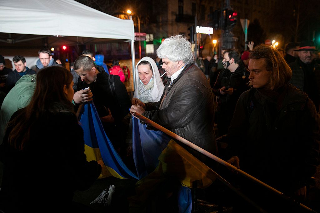 Díszletek és zászlók a kampányra 1-HPGy