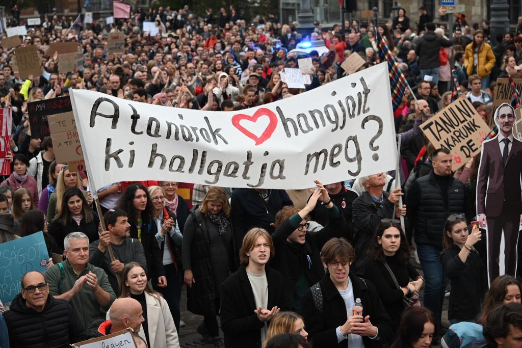 tanártüntetés 20221023 -- fotó - Hatlaczki Balázs -- 6