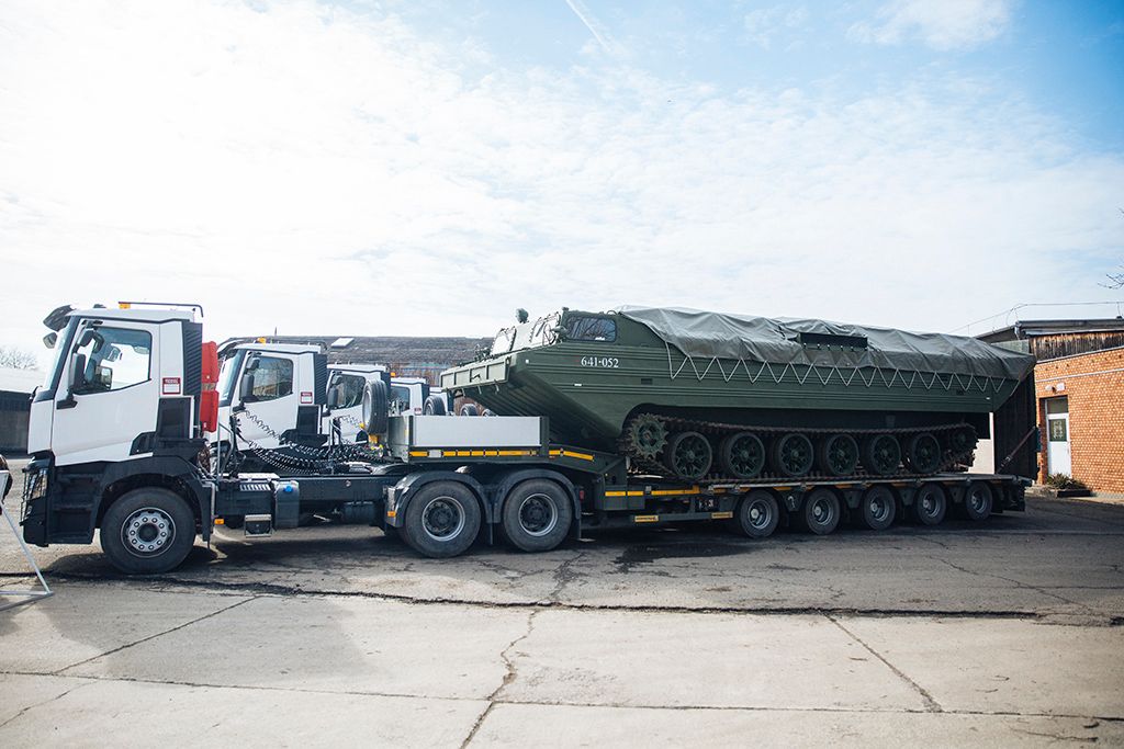 Kétmilliárd forintos beszerzés katasztrófavédelemre a Magyar Honvédség katasztrófavédelmi beavatkozási képességének fejlesztése érdekében, több mint kétmilliárd forint értékben beszerzett eszközök átadásán a Magyar Honvédség XVI. kerületi anyagellátó raktárbázisán Fotó: Horváth Péter Gyula