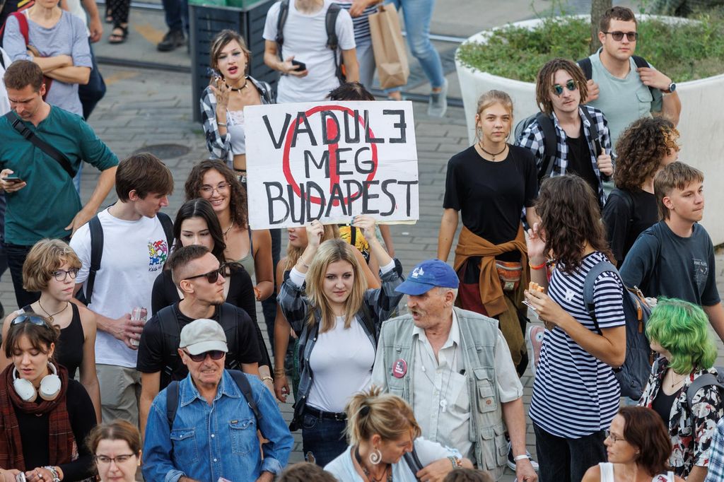 20230915 -- Tanár-diák tüntetés, hídfoglalás // fotó: Hatlaczki Balázs