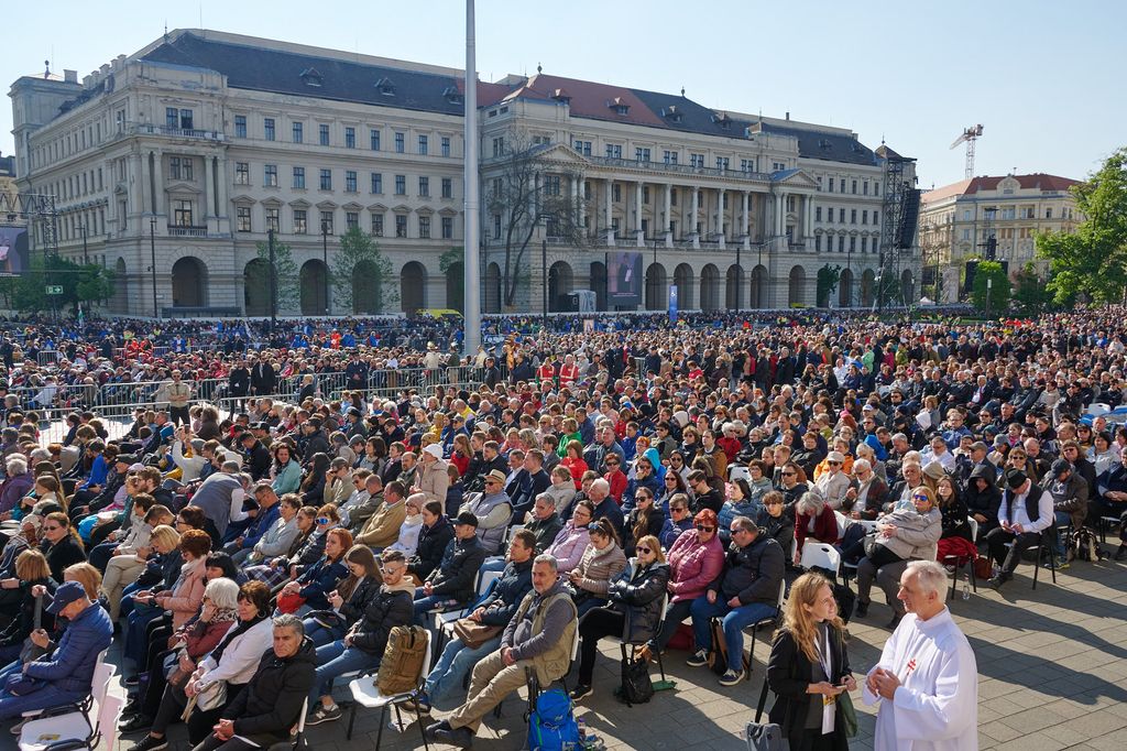 20230430 Ferenc pápa miséje a Kossuth téren // fotó: Hatlaczki Balázs
