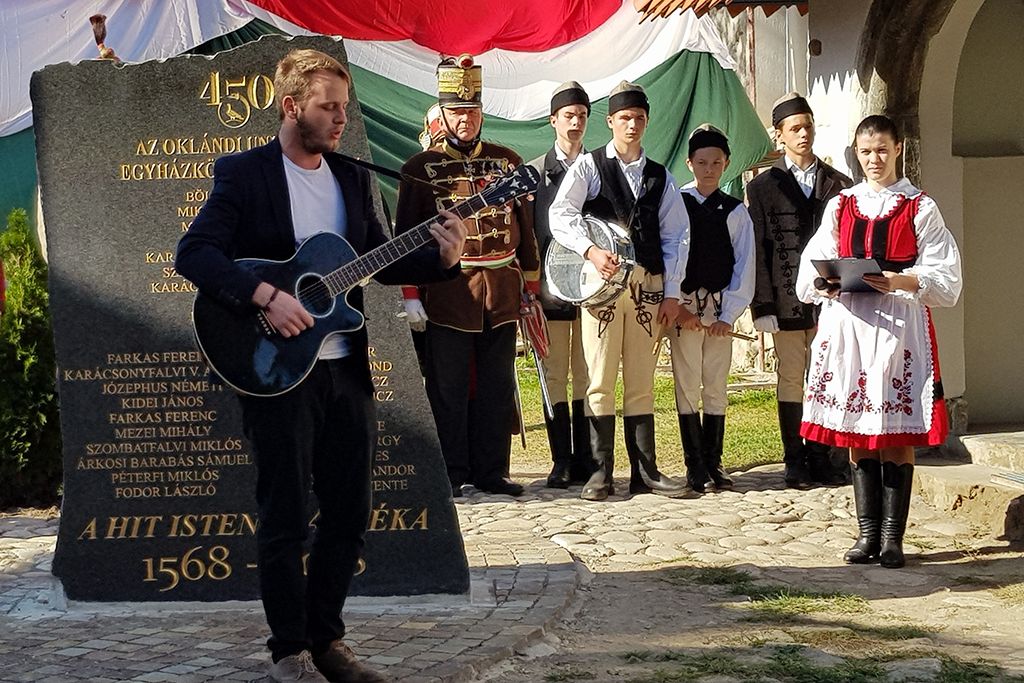 Tiszteletbeli Székely avatást tartottak az oklándi unitárius templomban