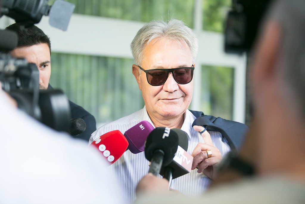 MSZP tagog érkeznek az  Magyar Szocialista Párt  tisztújító kongresszusára a Villányi úti konferenciaközpontba. Fotó: Horváth Péter Gyula