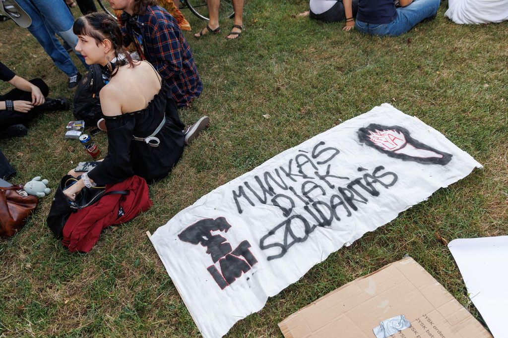 20230915 -- Tanár-diák tüntetés, hídfoglalás // fotó: Hatlaczki Balázs