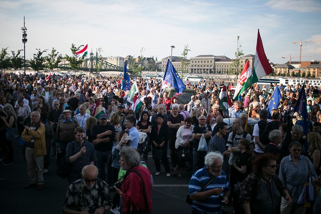 Nem maradunk csendben és az Oktatási Szabadságot Facebook-csoport Nem adjuk a jövőnk, itt maradunk! címmel megrendezett kormányellenes tüntetés Fotó: Horváth Péter Gyula