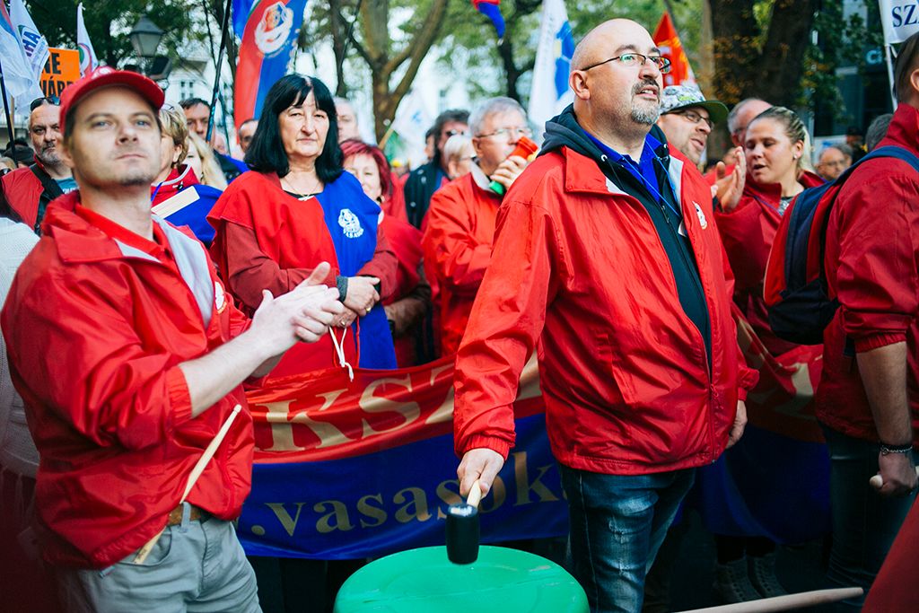 Szakszervezetek demonstrációja a Cafeteria visszaállításáért a Magyar Nemzeti Bank székháza előtt, a Szabadság téren 2018. november 6-án. Fotó: Horváth Péter Gyula / PS