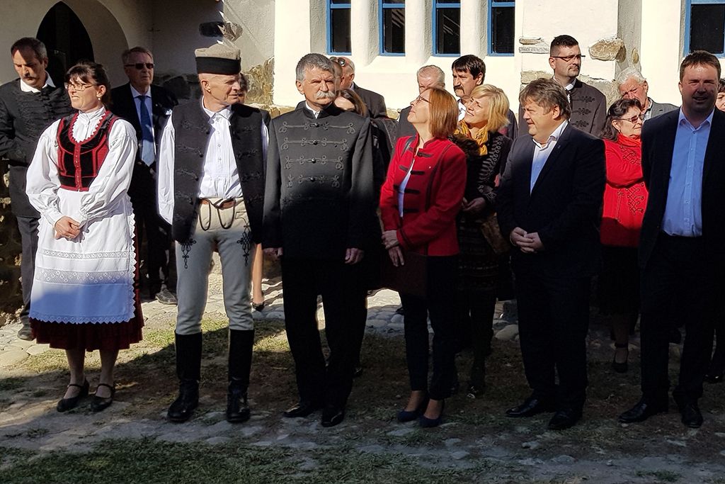 Tiszteletbeli Székely avatást tartottak az oklándi unitárius templomban