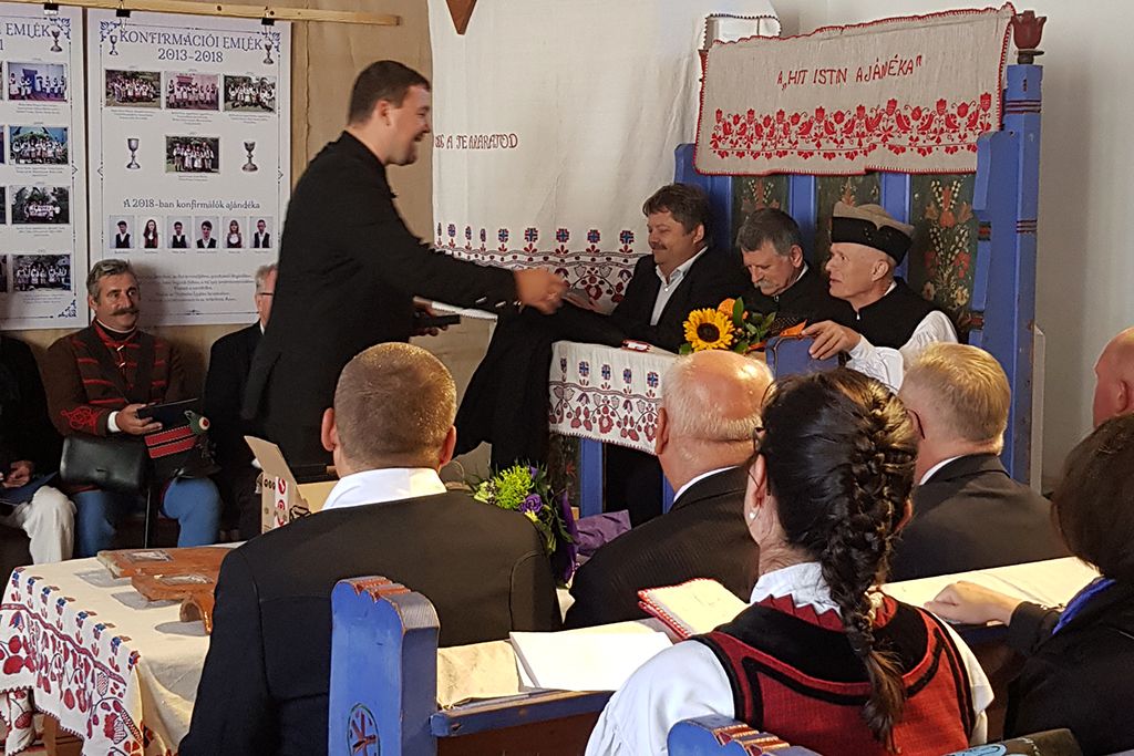 Tiszteletbeli Székely avatást tartottak az oklándi unitárius templomban
