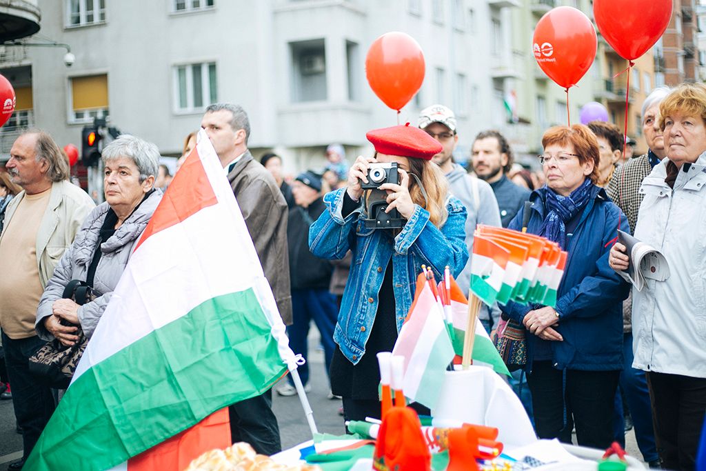 A Közös ellenzéki tüntetés a szabadságért, a korrupció ellen! címmel szervezett demonstráció résztvevői a II. kerületi Bem téren az 1956-os forradalom és szabadságharc kitörésének 62. évfordulóján, 2018. október 23-án.  Fotó: Horváth Péter Gyula