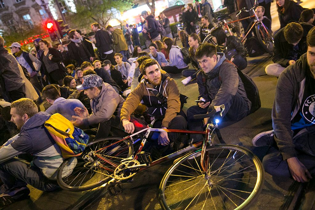 Az Oktatási szabadságot csoport demonstrációja után tiltakozók tovább vonultak  az Oktogonra Fotó: Horváth Péter