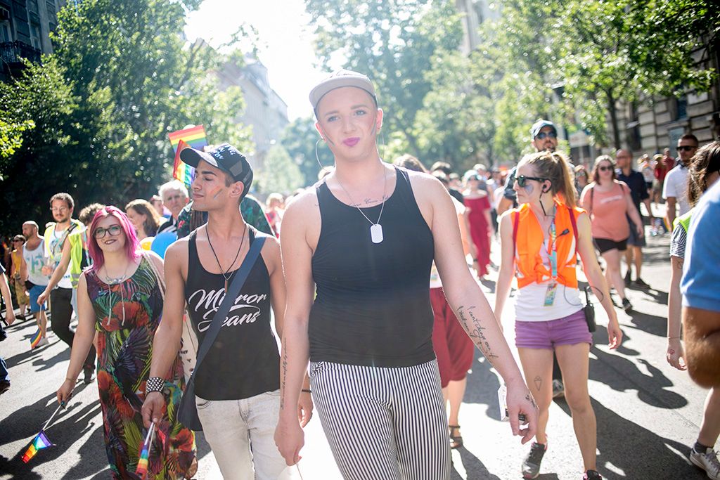 Az LMBTQ-közösség (leszbikus, meleg, biszexuális, transznemű és queer emberek) fesztiválja, a 22. Budapest Pride felvonulásának résztvevői Fotó: Horváth Péter Gyula