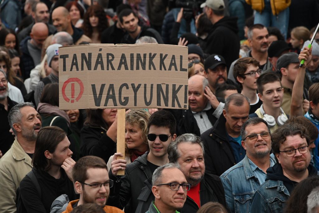 tanártüntetés 20221023 -- fotó - Hatlaczki Balázs -- 8