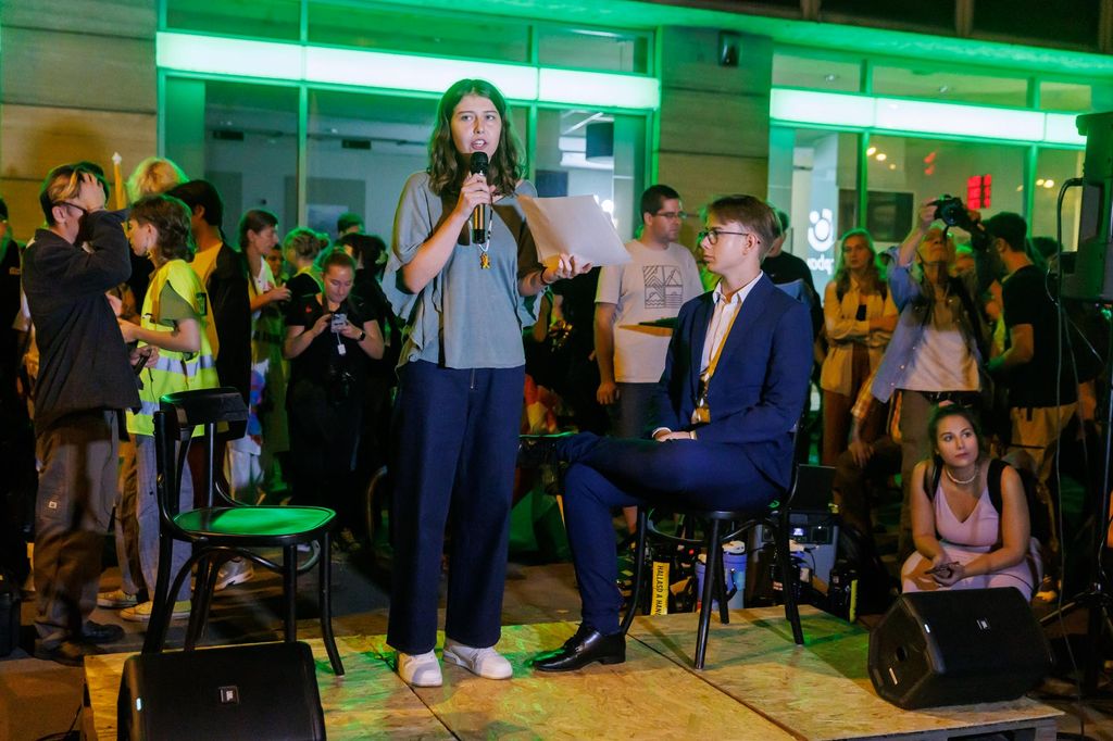 20230915 -- Tanár-diák tüntetés, hídfoglalás // fotó: Hatlaczki Balázs