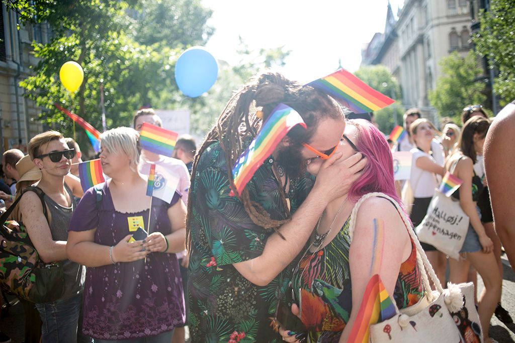 Az LMBTQ-közösség (leszbikus, meleg, biszexuális, transznemű és queer emberek) fesztiválja, a 22. Budapest Pride felvonulásának résztvevői Fotó: Horváth Péter Gyula