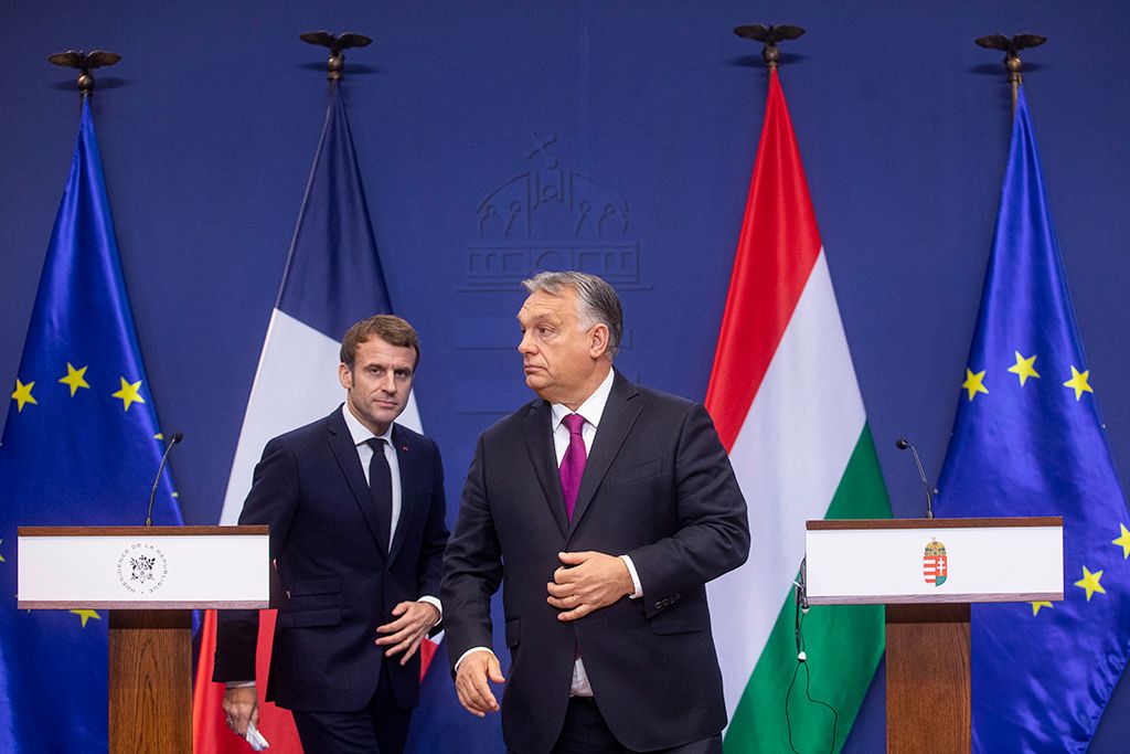 Orbán Viktor miniszterelnök és Emmanuel Macron francia köztársasági elnök a Karmelita kolostorban 5-HPGY
