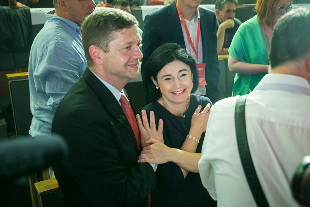 Tóth Bertalan parlamenti frakcióvezetőt választotta az MSZP tisztújító kongresszusa a párt elnökének vasárnap Budapesten. A választmány elnöke  Kunhalmi Ágnes lett az érvényes szavazatok 100 százalékával. Fotó: Horváth Péter Gyula
