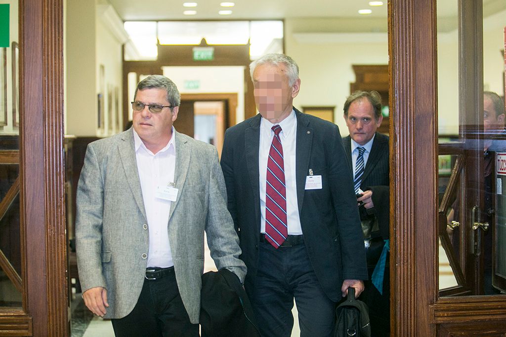 Galambos Lajos, a Nemzetbiztonsági Hivatal (NBH) volt főigazgatója, elsőrendű Szilvásy György, a Gyurcsány-kormány titokminisztere, másodrendű P. László, egy biztonsági cég vezetője, harmadrendű és Laborc Sándor, a Nemzetbiztonsági Hivatal (NBH) volt főigazgatója, negyedrendű vádlott  az úgynevezett kémper tárgyalásán a Kúria tárgyalótermében 2018. május 29-én. Fotó: Horváth Péter Gyula
