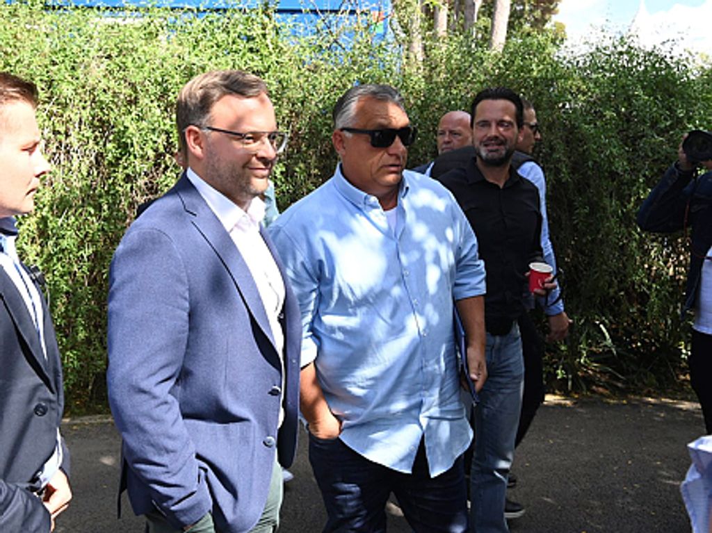 Orbán Balázs, Orbán Viktor