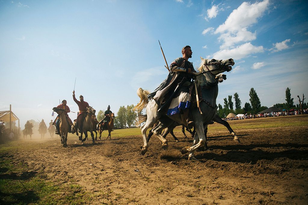 Magyar Törzsi Gyűlés ( Kurultáj ) Bugacon 2018. augusztus 10-én. Európa legnagyobb hagyományőrző rendezvényén csaknem négyszáz hagyományőrző csoport mutatkozik be augusztus 10-től 12-ig. Fotó: Horváth Péter Gyula