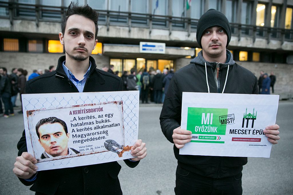 A Jobbik Magyarországért Mozgalom elnöke és miniszterelnök-jelöltje a budapesti nagy fórumát a Csepeli Munkásotthonban tartja. Fotó: Horváth Péter Gyula