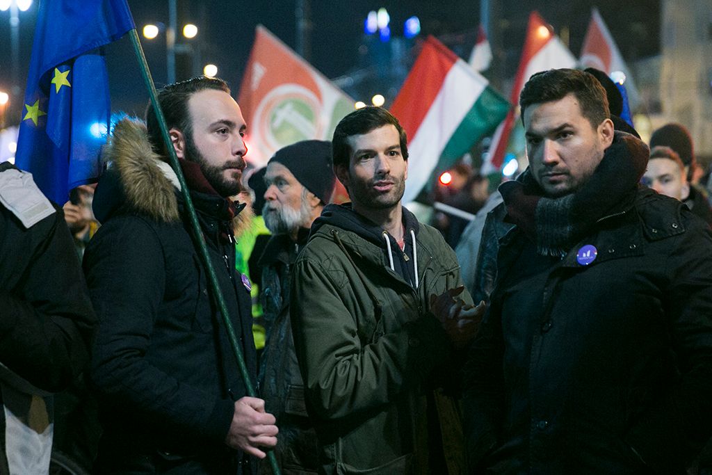 Fekete-Győr András  a Jobbik tüntetésén a Fidesz székháza előtt Budapesten 2017. december 15-én. Fotó :Horváth Péter Gyula