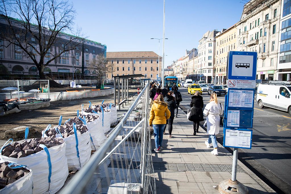 Ideiglenes buszmegálló a Blahán 1-HPGy