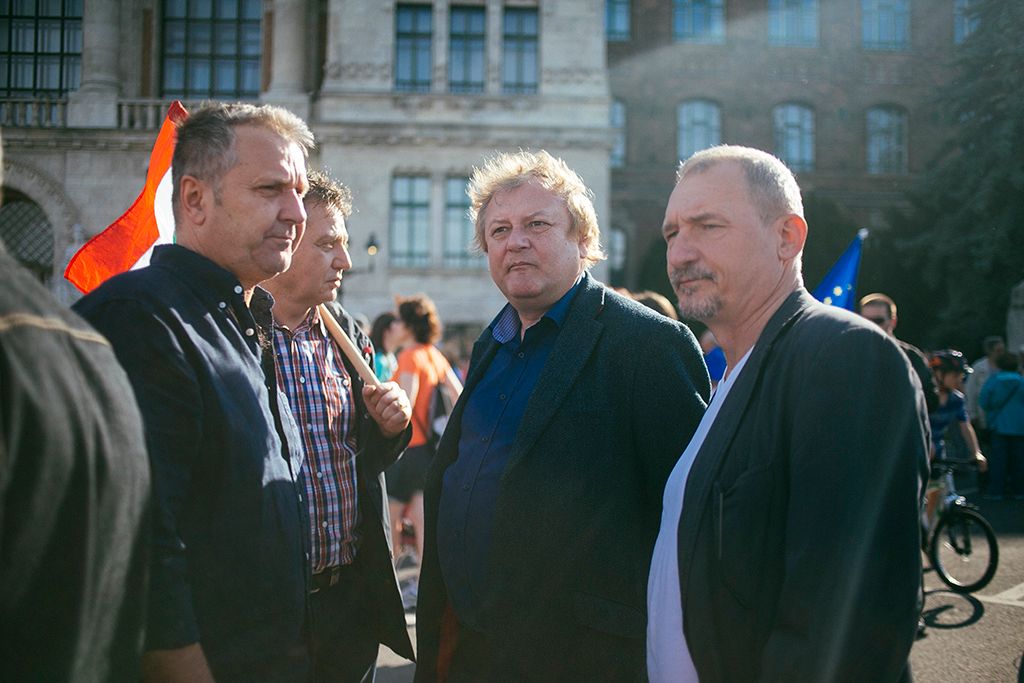 Nem maradunk csendben és az Oktatási Szabadságot Facebook-csoport Nem adjuk a jövőnk, itt maradunk! címmel megrendezett kormányellenes tüntetés Fotó: Horváth Péter Gyula