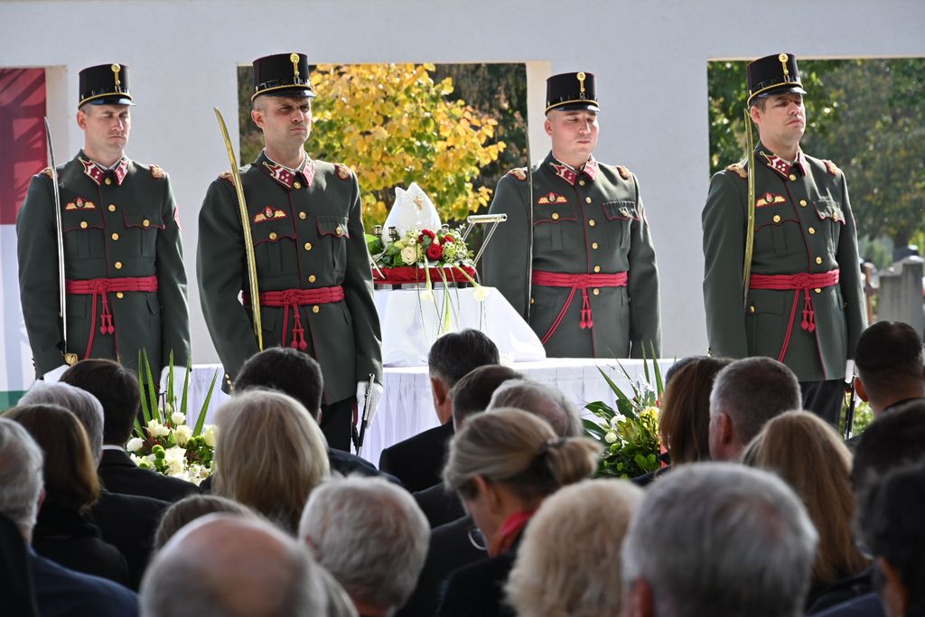 Wittner Mária temetése -- fotó -- Hatlaczki Balázs -- 18