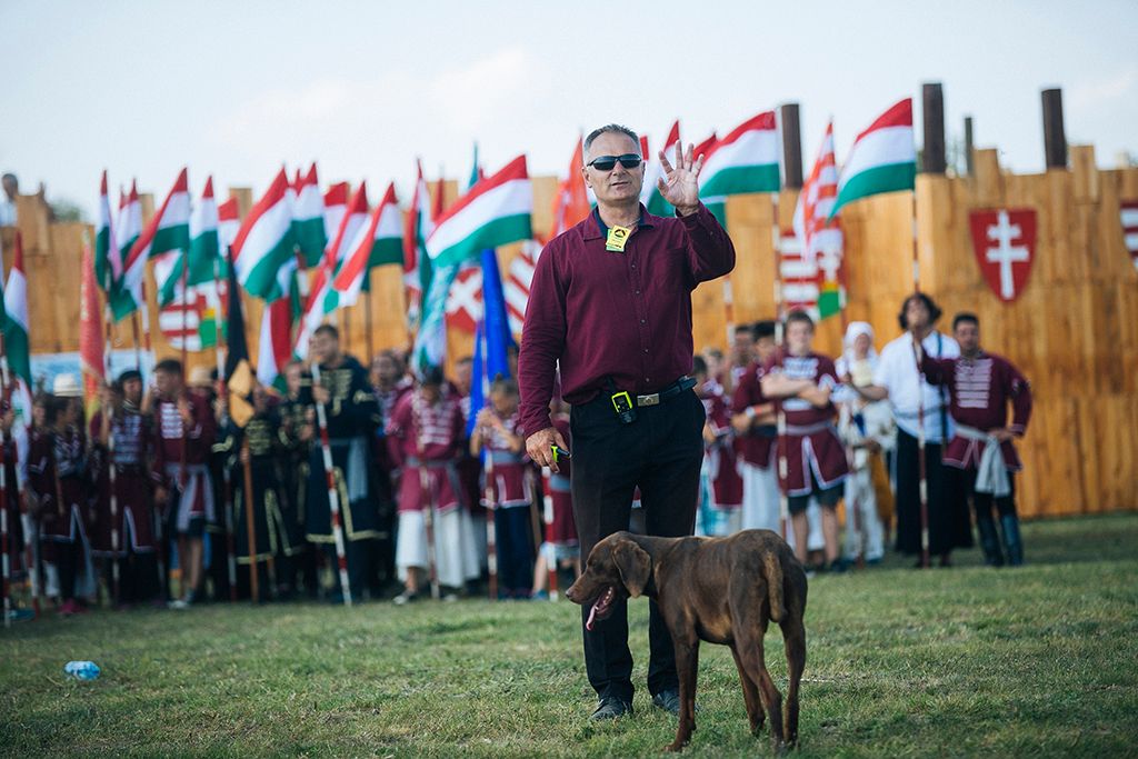 Ópusztaszer a magyarság számára egy fontos gyülekezőhely. Anonymus leírása szerint Árpád vezér és nemesei 34 napot töltöttek a környéken, ahol megállapították az ország törvényeit, vagyis szerét ejtették az ország dolgainak - Megtartották a Magyarok Országos Gyűlésént Ópusztaszeren Fotó: Horváth Péter Gyula
