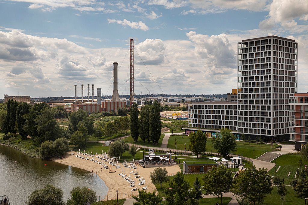 Elérte legmagasabb pontját a MOL Campus épülete Budapest panoráma 2021.08.03. Fotó: Horváth Péter Gyula