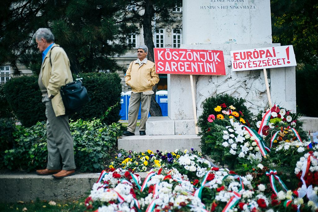 A Közös ellenzéki tüntetés a szabadságért, a korrupció ellen! címmel szervezett demonstráció résztvevői a II. kerületi Bem téren az 1956-os forradalom és szabadságharc kitörésének 62. évfordulóján, 2018. október 23-án. Fotó: Horváth Péter Gyula
