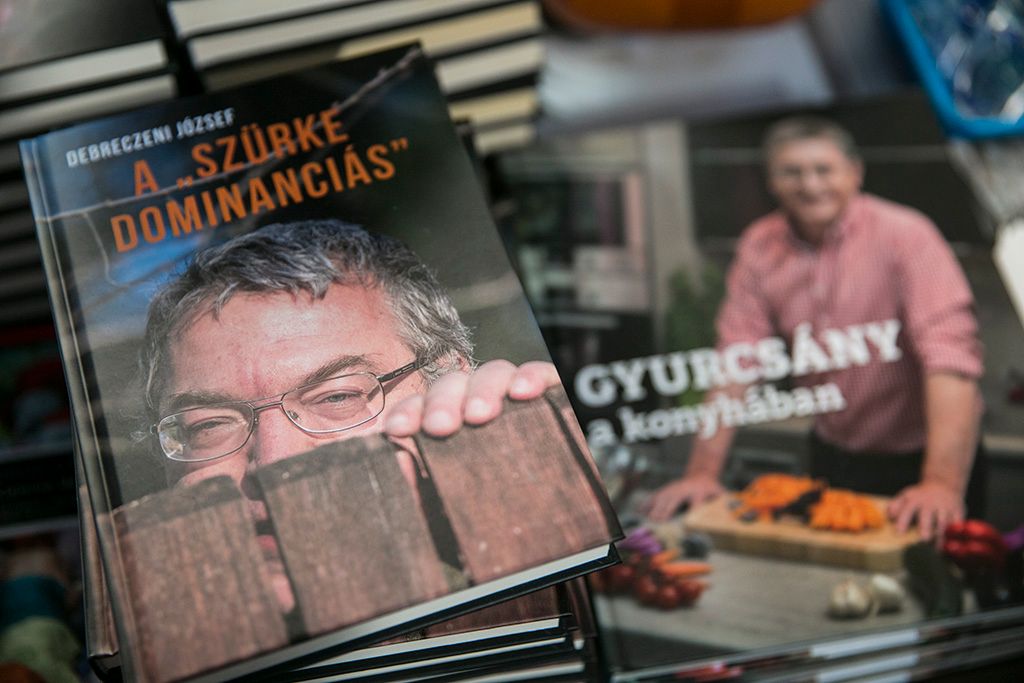 Gyurcsány Ferenc, a Demokratikus Koalíció elnöke, volt szocialista miniszterelnök beszédet mond a párt tisztújító kongresszusán a fővárosi Millenárison 2017. március 4-én.Fotó: Horváth Péter Gyula