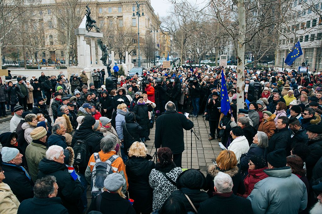 Együtt tüntetett az MSZP és a DK Czeglédy Csabáért a Szabadság téren Fotó :Horváth Péter Gyula