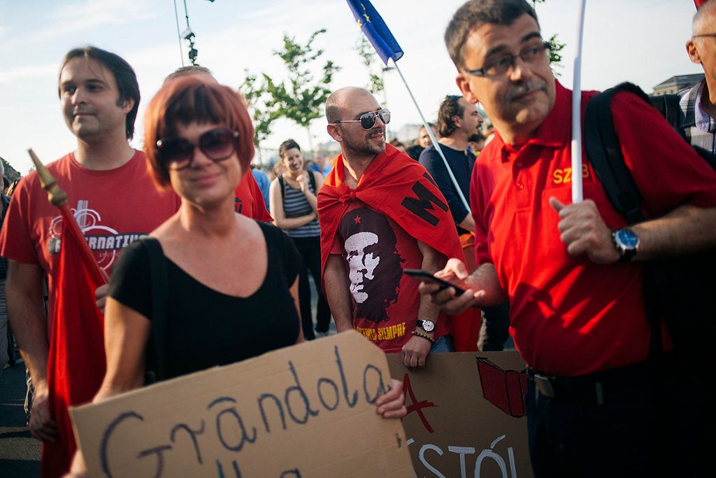 Nem maradunk csendben és az Oktatási Szabadságot Facebook-csoport Nem adjuk a jövőnk, itt maradunk! címmel megrendezett kormányellenes tüntetés Fotó: Horváth Péter Gyula
