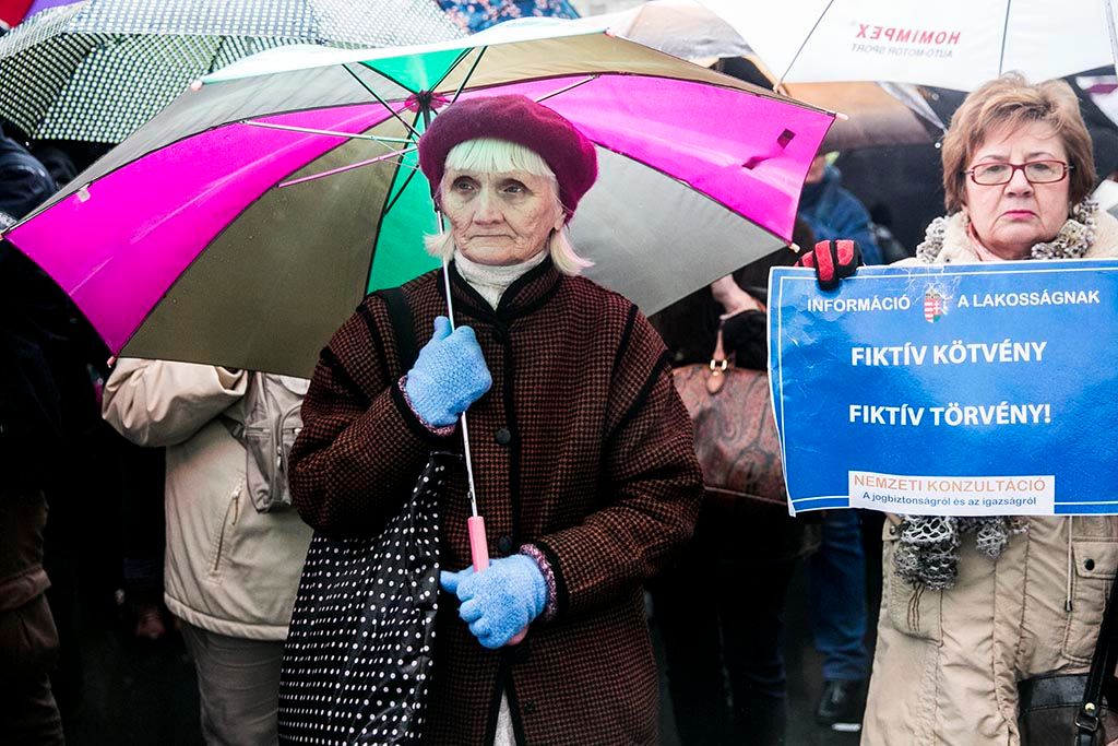 Parlament előtt tüntettek a tanárok 2016.02.13. foto:Horváth Péter Gyula
