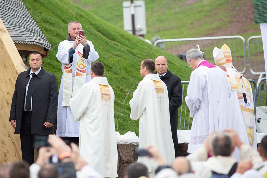 Csíksomlyó, 2019. június 1.Ferenc pápa szentmisét pontifikál a csíksomlyói hegynyeregben, Erdélyben 2019. június 1-jén. A katolikus egyházfő háromnapos pasztorális és ökumenikus apostoli látogatáson vesz részt Romániában.