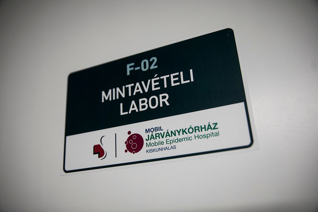 150 beteg befogadására alkalmas mobil járványügyi kórház a Kiskunhalasi Országos Büntetés-végrehajtási Intézet területén 10-HPGy