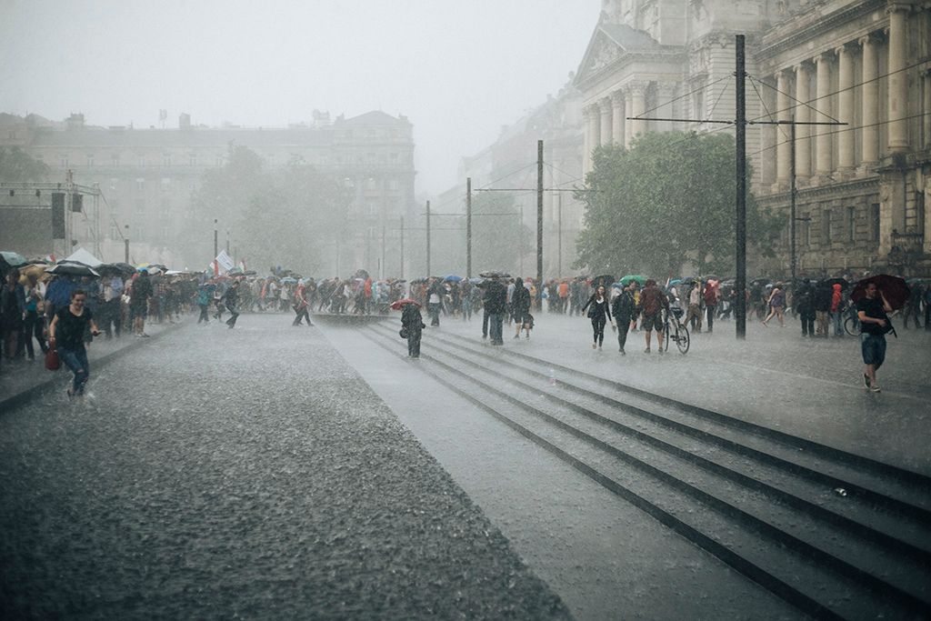 Résztvevők a 3.0 Mi vagyunk a többség - Tüntetés a demokráciáért! címmel meghirdetett demonstráción Budapesten, a Kossuth Lajos téren 2018. május 9-én. Fotó: Horváth Péter Gyula