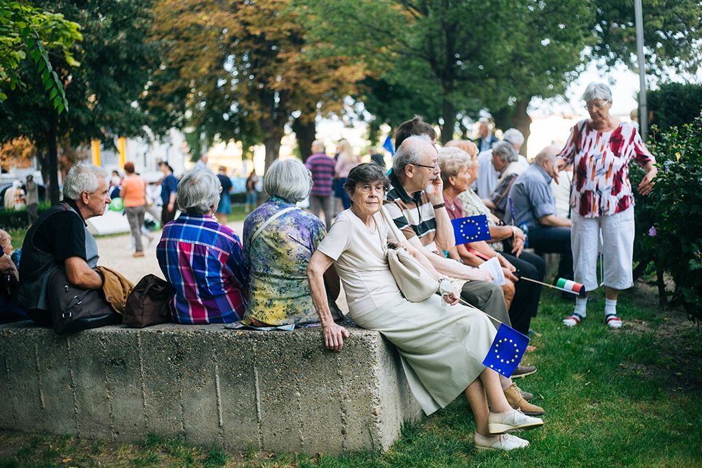 Vasárnap délután közösen tüntetett az MSZP, a DK és a Párbeszéd, az esemény apropója a Sargentini-jelentés, a három párt az esemény leírásában úgy fogalmazott "az európai Magyarországért a Sargentini-jelentést megszavazó összes ellenzéki párt" hirdetett tüntetést. Fotó: Horváth Péter Gyula