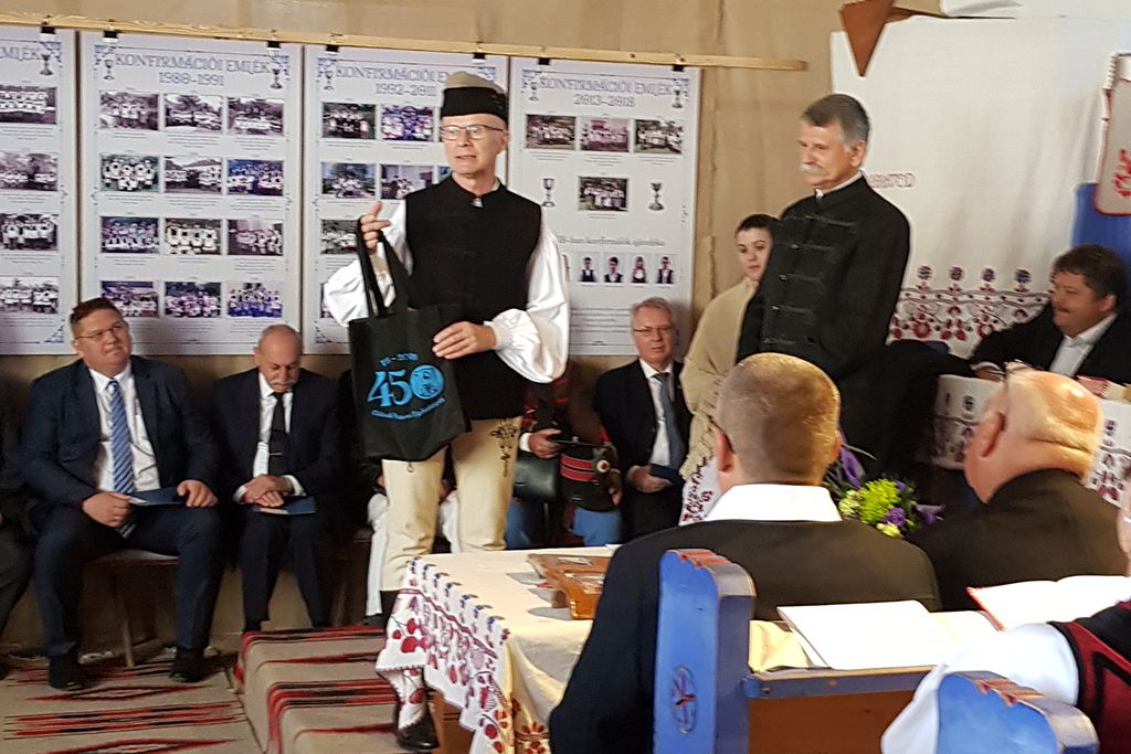 Tiszteletbeli Székely avatást tartottak az oklándi unitárius templomban
