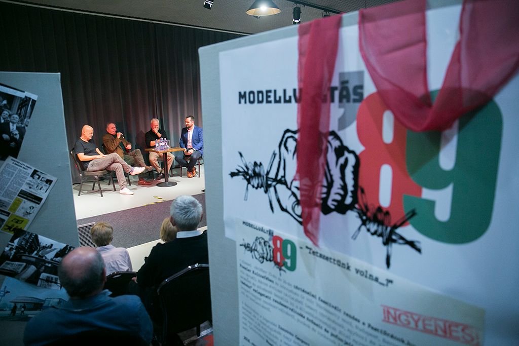 Modellváltás ’89 – „Tetszettünk volna…?” – címmel  október 25-én és 26-án délelőtt 11 órától este 10 óráig történelmi fesztivált rendez a PestiSrácok.hu csapata a Premier Kultcaféban és környékén Fotó: Horváth Péter Gyula