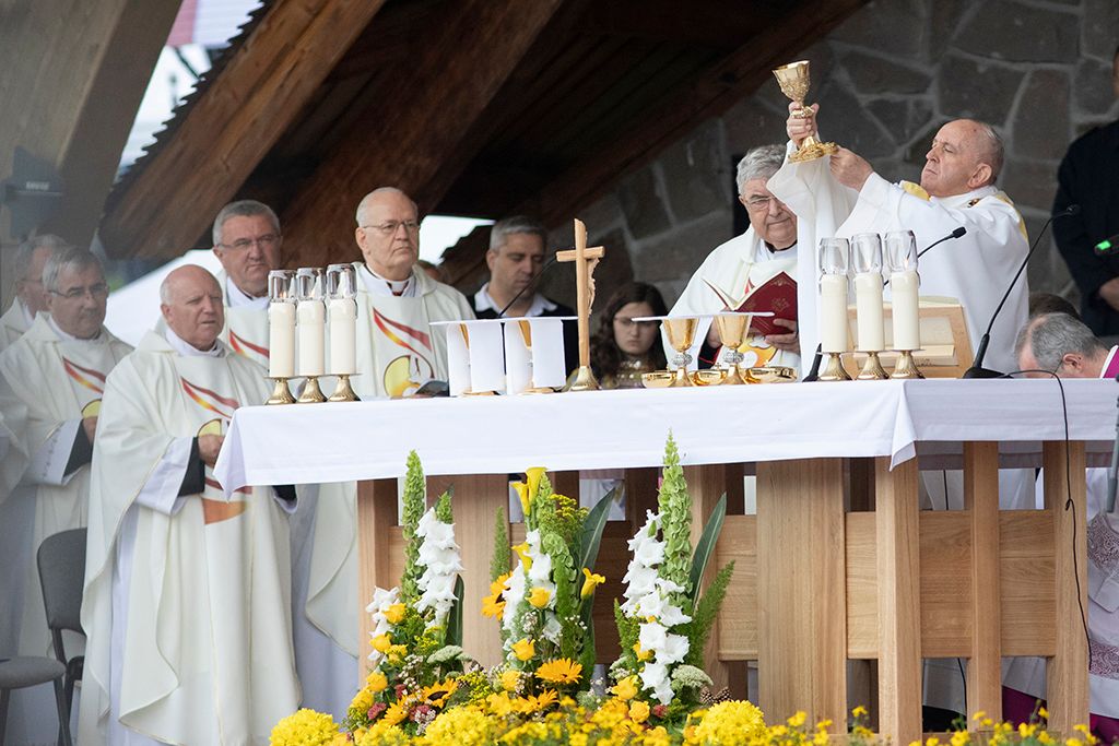 Csíksomlyó, 2019. június 1.Ferenc pápa szentmisét pontifikál a csíksomlyói hegynyeregben, Erdélyben 2019. június 1-jén. A katolikus egyházfő háromnapos pasztorális és ökumenikus apostoli látogatáson vesz részt Romániában.