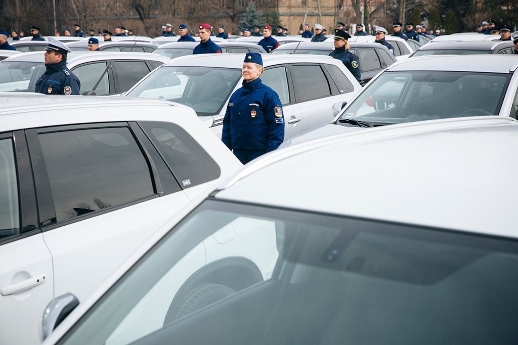Pintér Sándor belügyminiszter a rendőrség új szolgálati autóinak átadásán a Készenléti Rendőrség központi objektumában 2018. március 23-án.Fotó: Horváth Péter Gyula