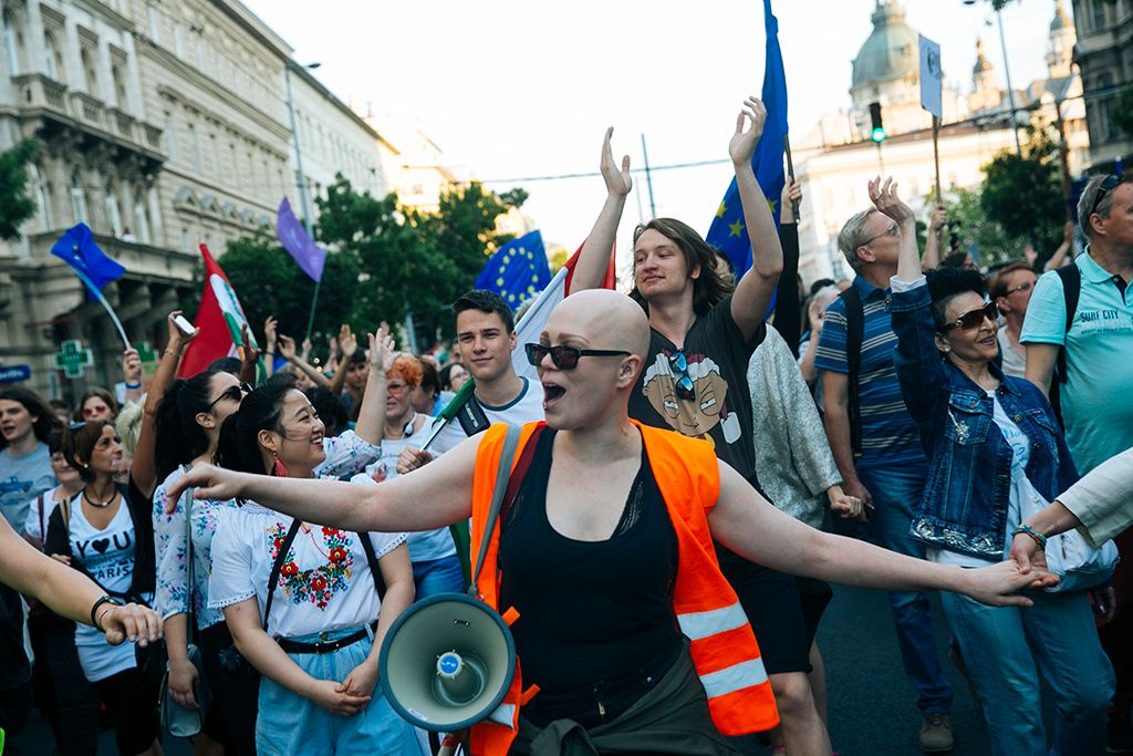 Nem maradunk csendben és az Oktatási Szabadságot Facebook-csoport Nem adjuk a jövőnk, itt maradunk! címmel megrendezett kormányellenes tüntetés Fotó: Horváth Péter Gyula