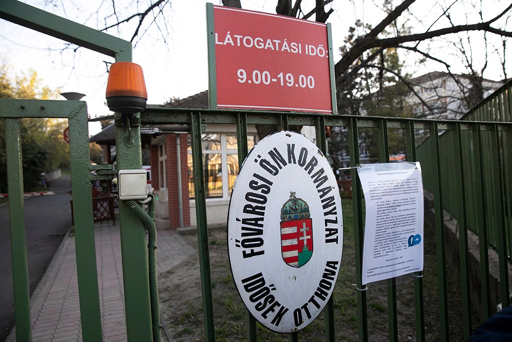 Koronavírus - Kórházba viszik a lakókat a Pesti úti idősotthonból 21-HPGy