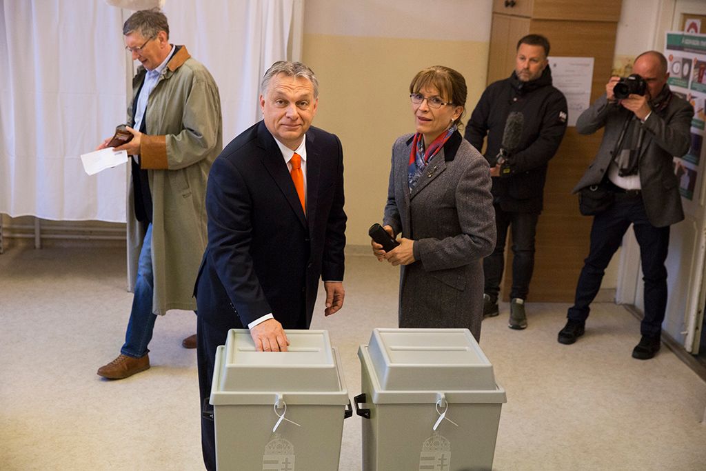 Már reggel elment szavazni Orbán Viktor miniszterelnök és felesége, Lévai Anikó. Fotó: Horváth Péter Gyula