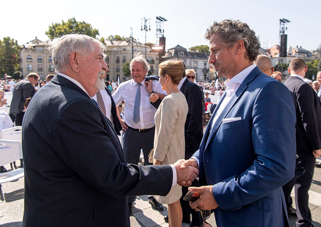 Kásler Miklós, az emberi erőforrások minisztere és Rákász Gergely orgonaművész MTI/Szigetváry Zsolt