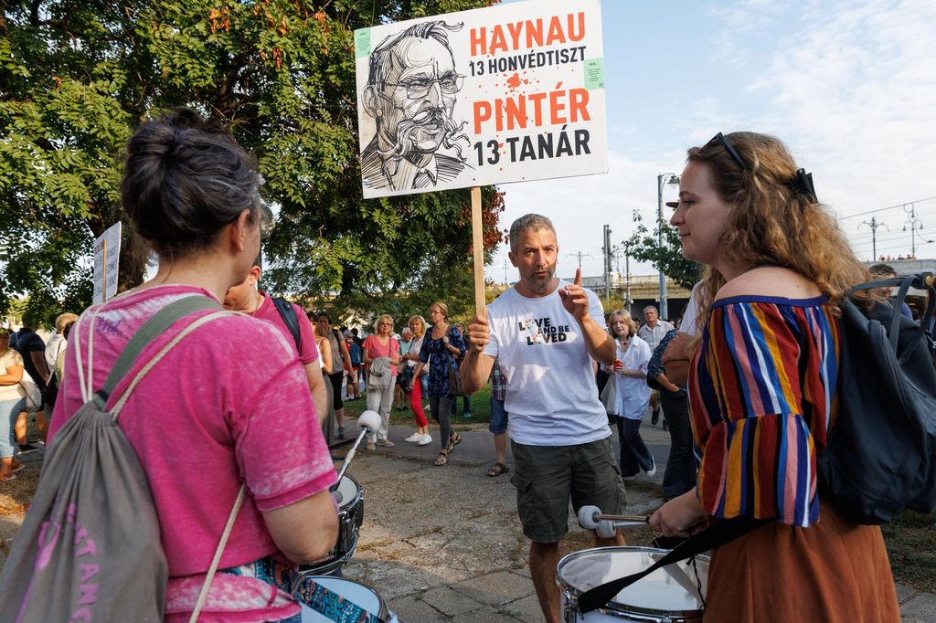 20230915 -- Tanár-diák tüntetés, hídfoglalás // fotó: Hatlaczki Balázs